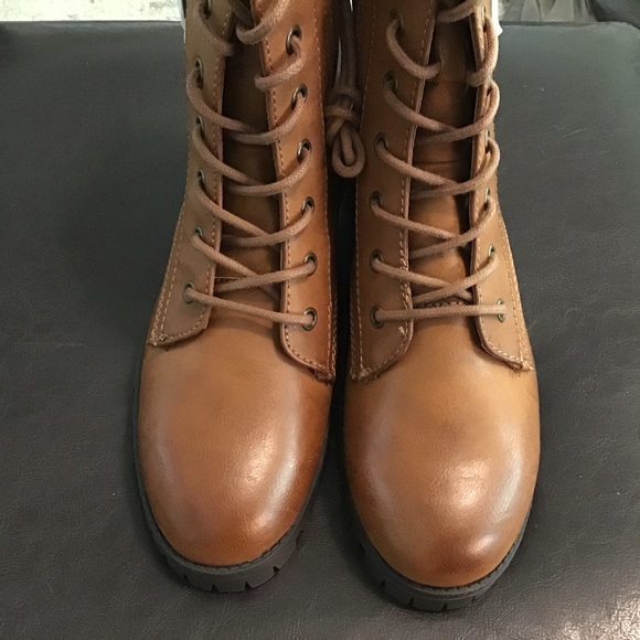 Boots 6.5 Brown NWB - Picture 2 of 7